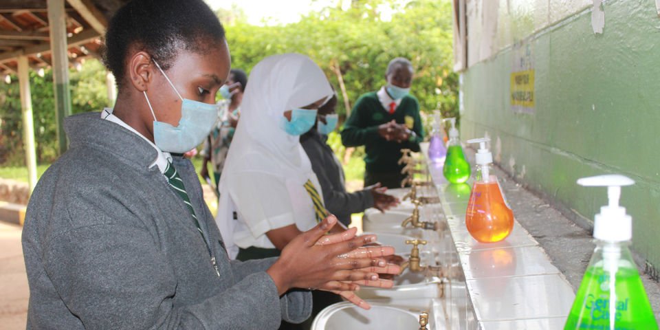 Ministry: All schools will have running water ahead of reopening